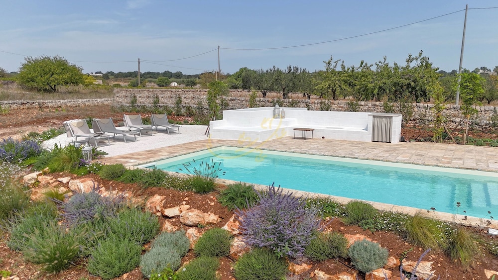 TD Trulli Perla Bianca Trulli With Pool Vineyards in Martina Franca, Italy