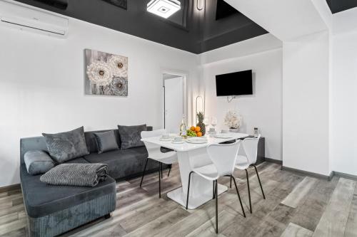 Blue Breeze Apartament — 4-Star Luxury Hotel in Navodari, Romania