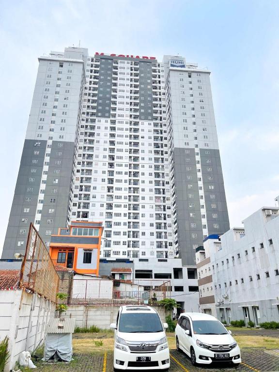 OYO 93940 Apartemen Mekarwangi Square By Lina