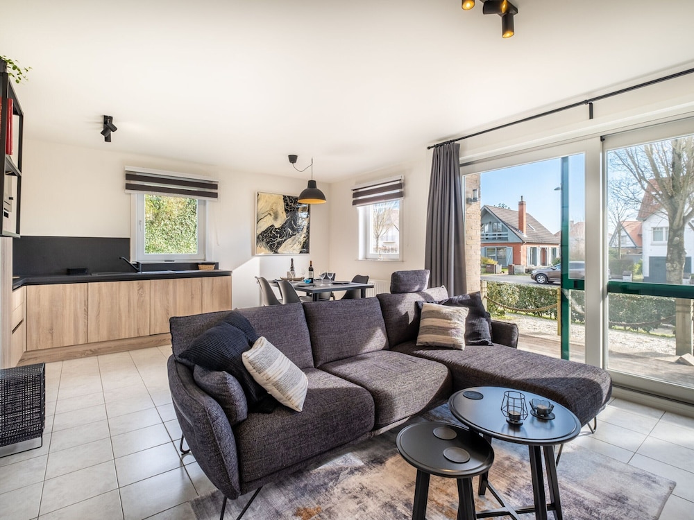 Artemis Gvo2 Apartment in Koksijde Near the Beach — 4-Star Luxury Hotel in Koksijde, Belgium