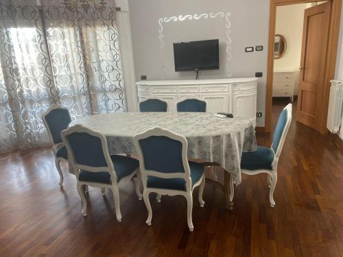 Locazione Turistica Dali2 — 4-Star Luxury Hotel in Fiumicino-Isola Sacra, Italy