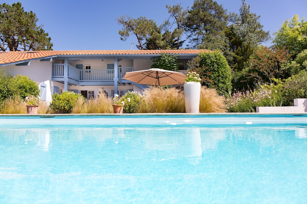Chambre d'Hôtes Etchebri — 4-Star Luxury Hotel in Anglet, France