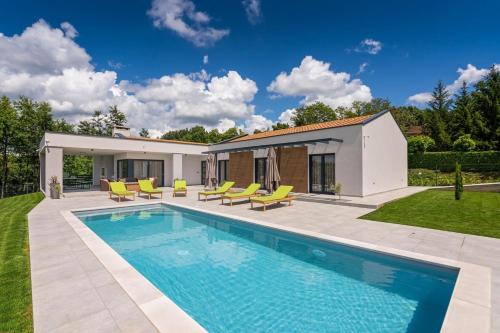 Lara Gračišće - last minute hotel in Cerovlje