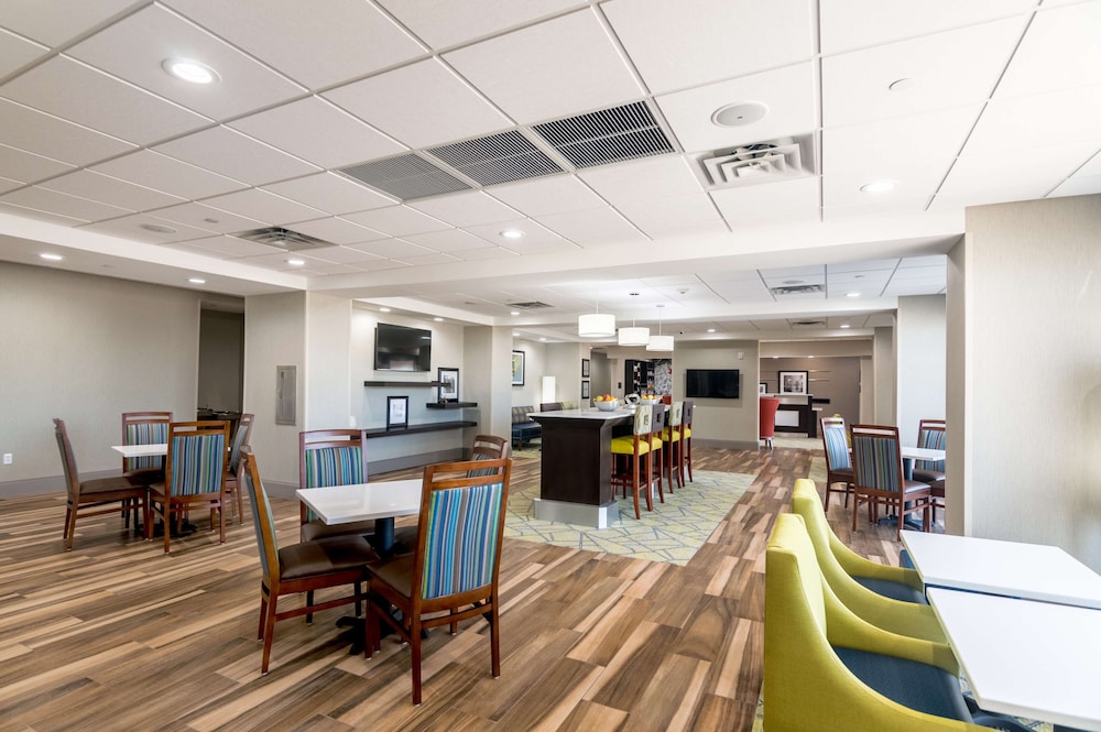 Hampton Inn Oklahoma City Northeast - photo 42