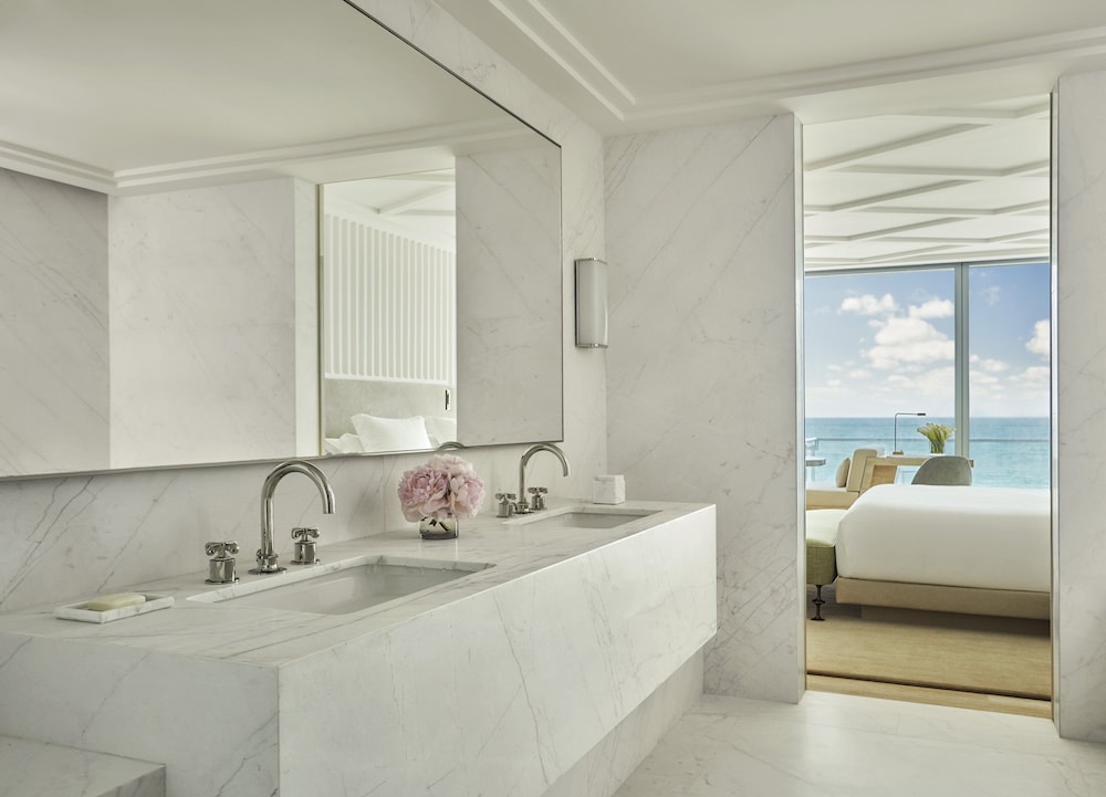 Four Seasons Hotel at The Surf Club - photo 53