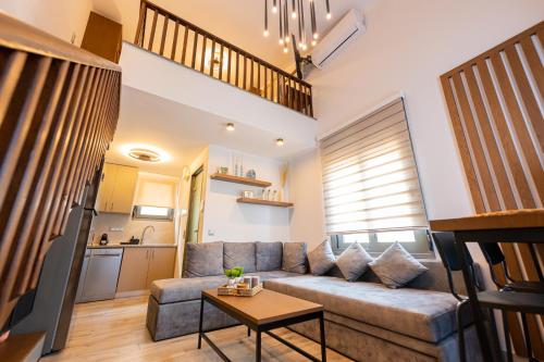Karras' Residence — 4-Star Luxury Hotel in Nea Moudhania, Greece