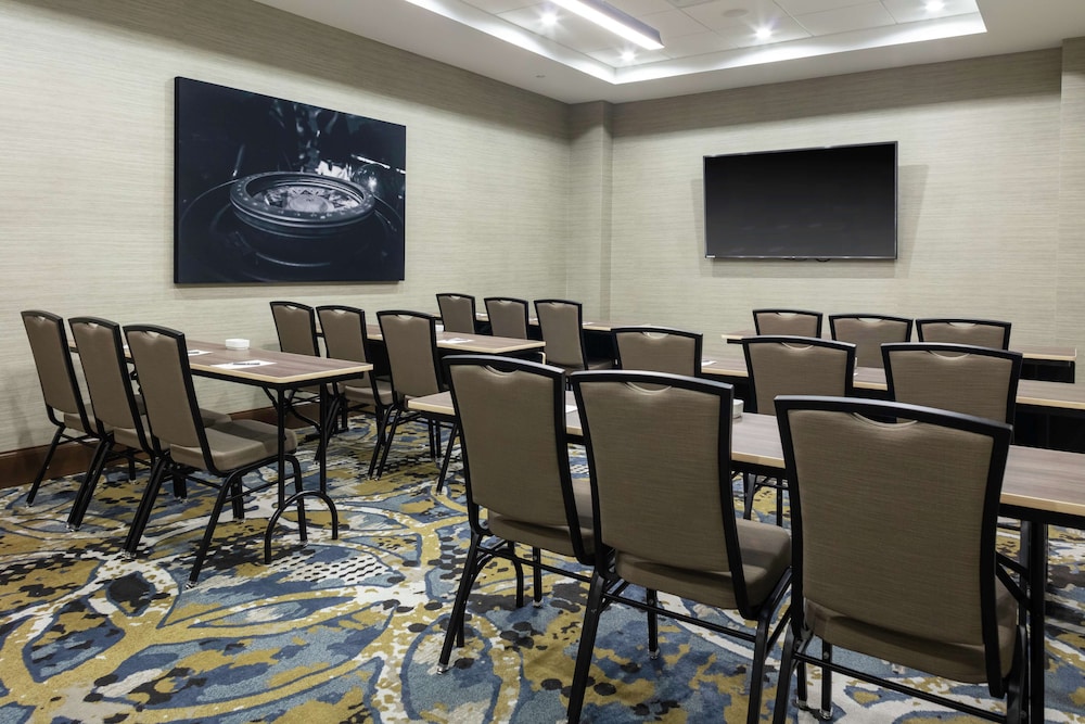 Embassy Suites by Hilton Grand Rapids Downtown MI - photo 40