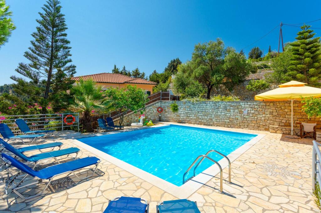 Dolphin villa 1 — 4-Star Luxury Hotel in Gaios, Greece