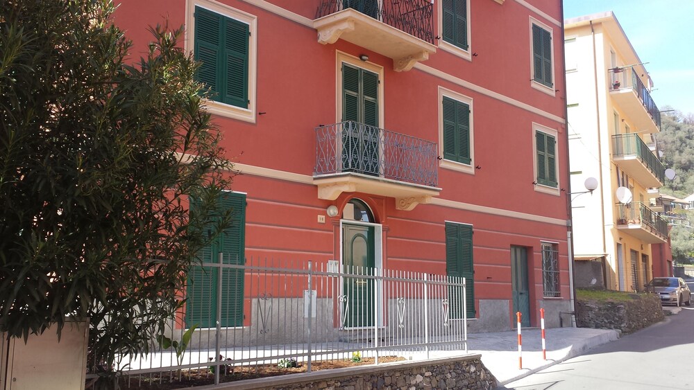 Appartamenti Enrica — hotel in Moneglia