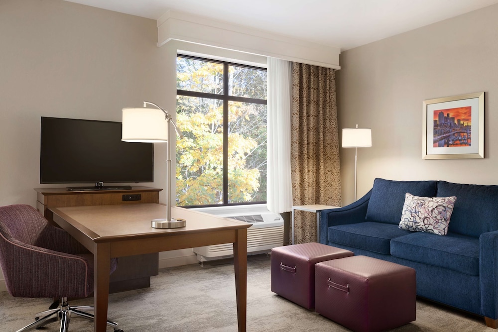 Hampton Inn & Suites Seattle Renton - photo 11