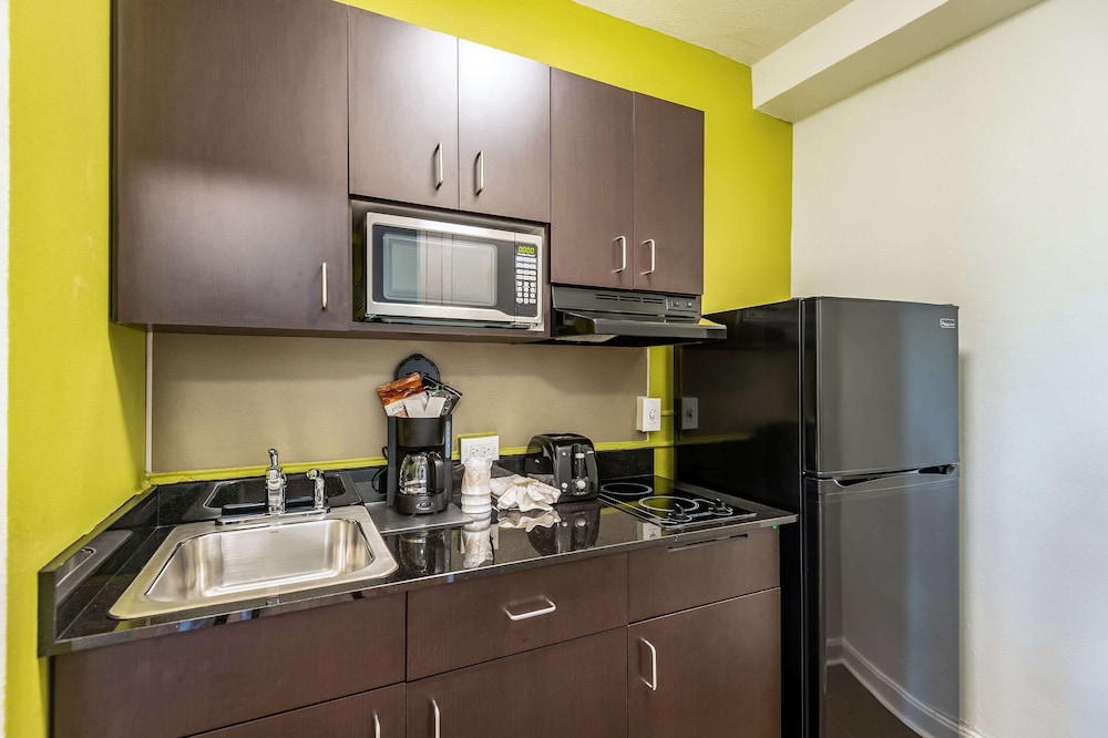 Quality Inn & Suites Kansas City Downtown - photo 49