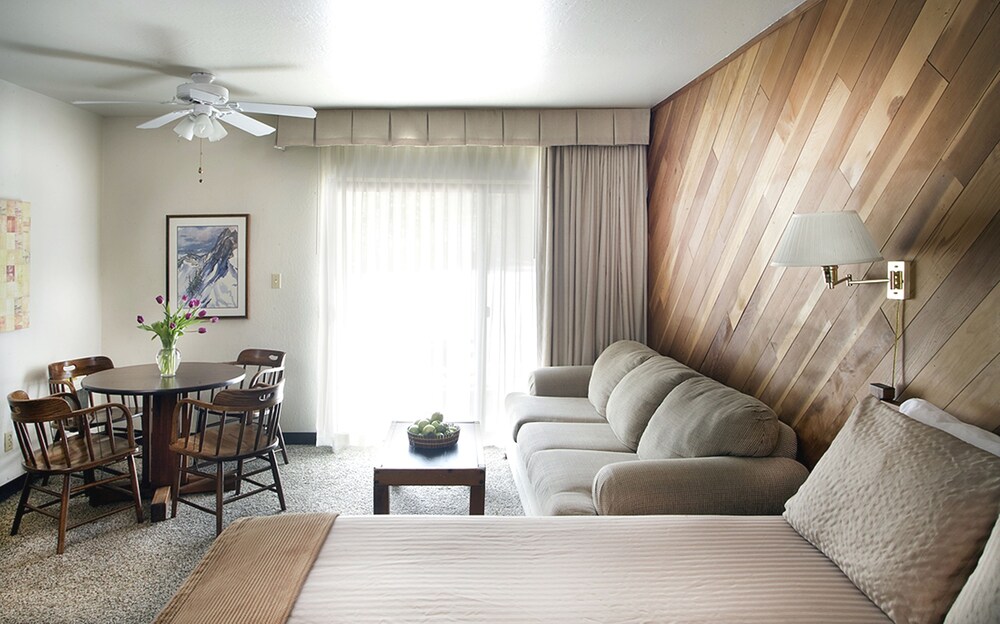 Donner Lake Village Resort - photo 5