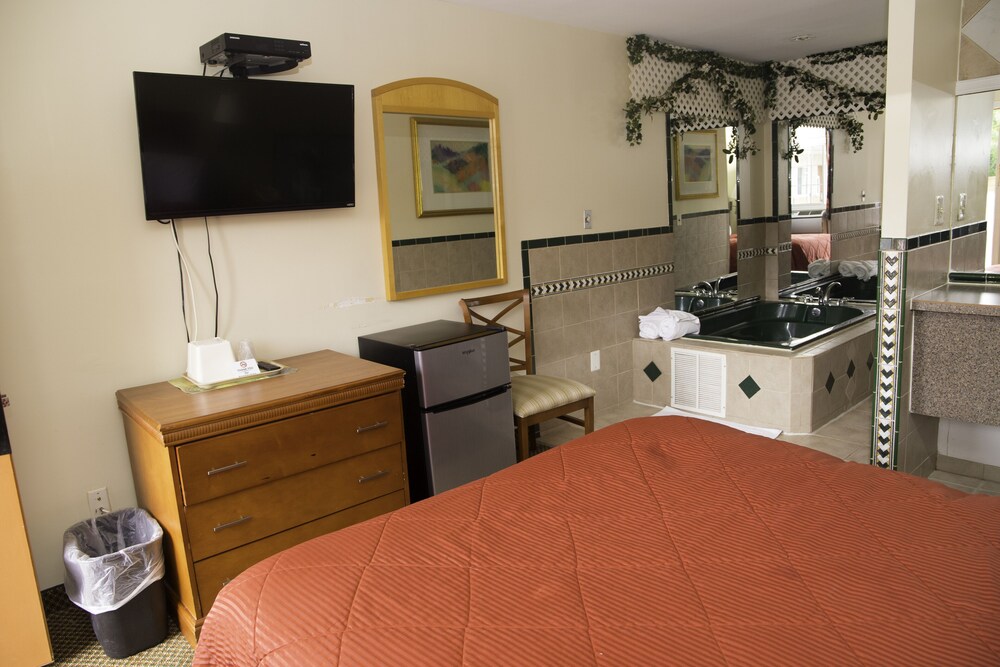 Capri inn and Suites - photo 36