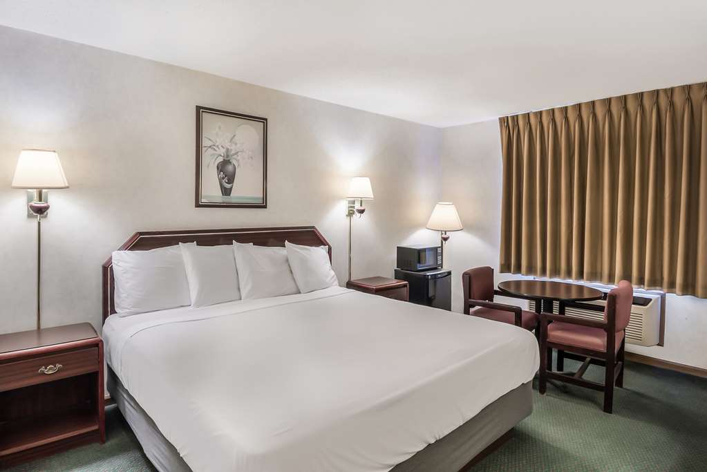 Americas Best Value Inn Wenona - photo 7