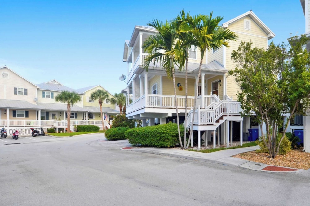 Coral Garden Townhouse — 5-Star Luxury Hotel in Stock Island, United States