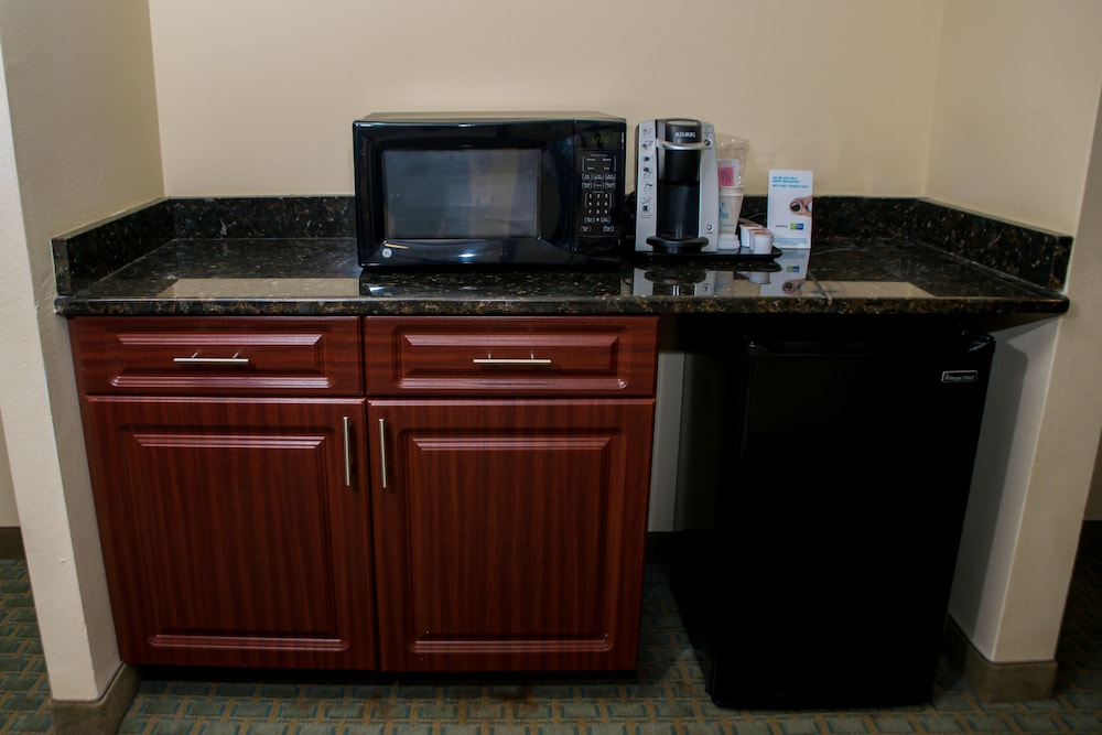Holiday Inn Express & Suites Cocoa by IHG - photo 15