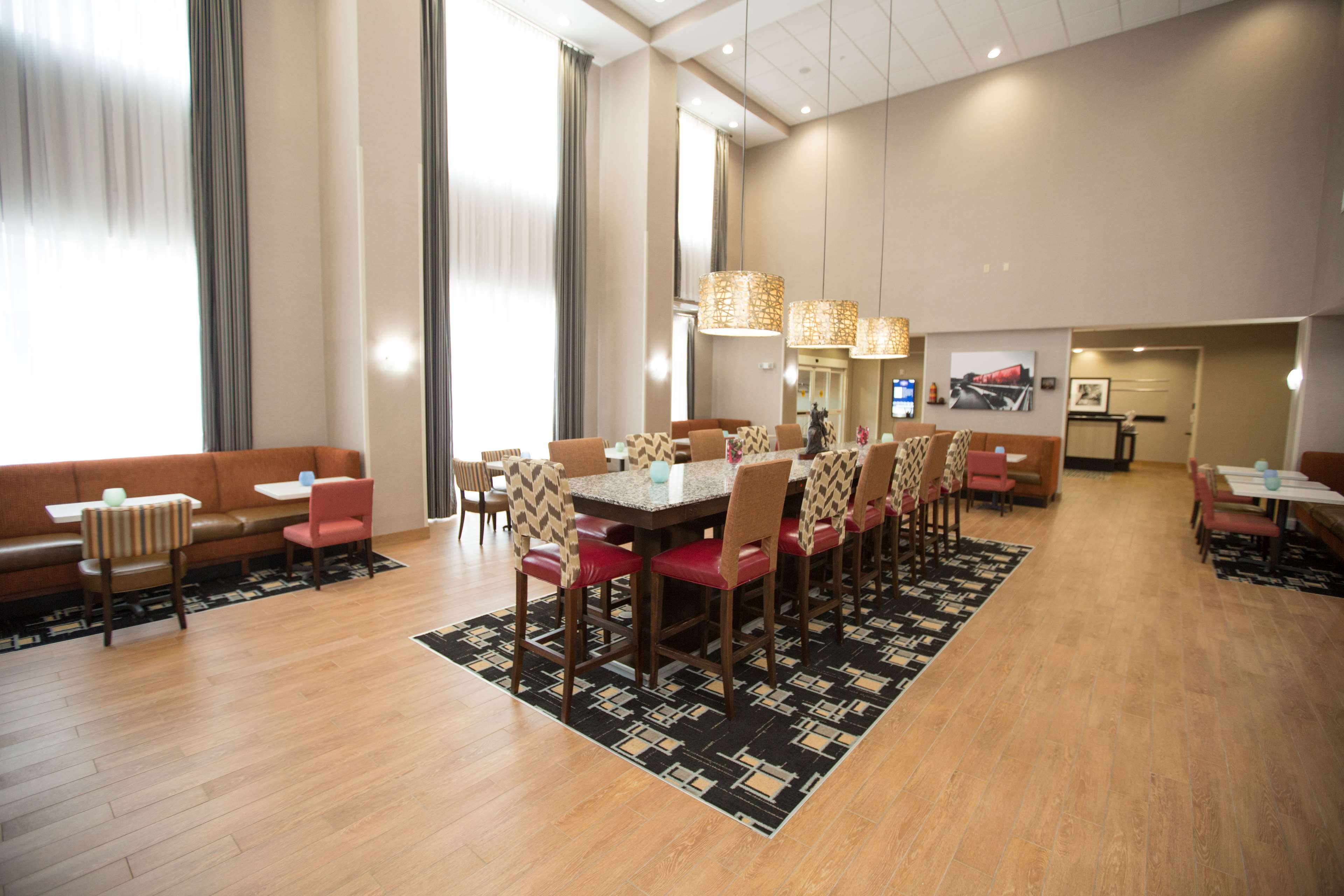 Hampton Inn & Suites Oklahoma City Airport - photo 12