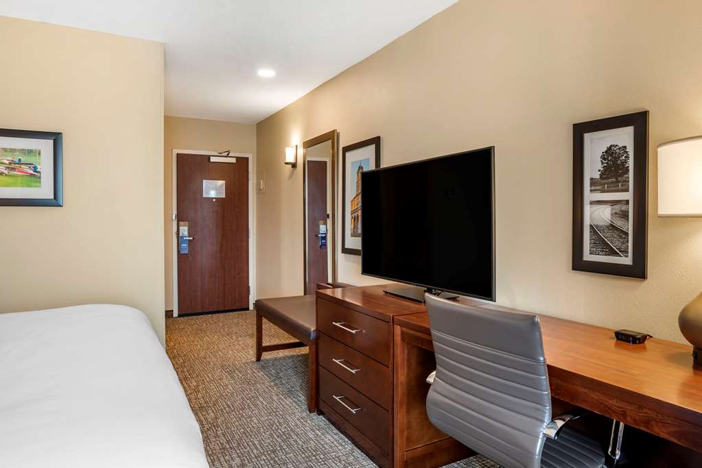Comfort Inn & Suites Harrisonburg - photo 9