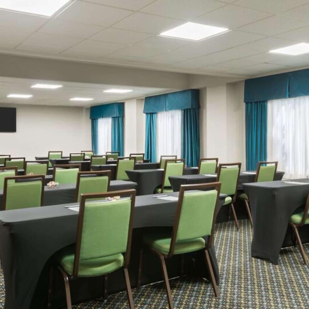 Hampton Inn Atlanta Perimeter Center - photo 28