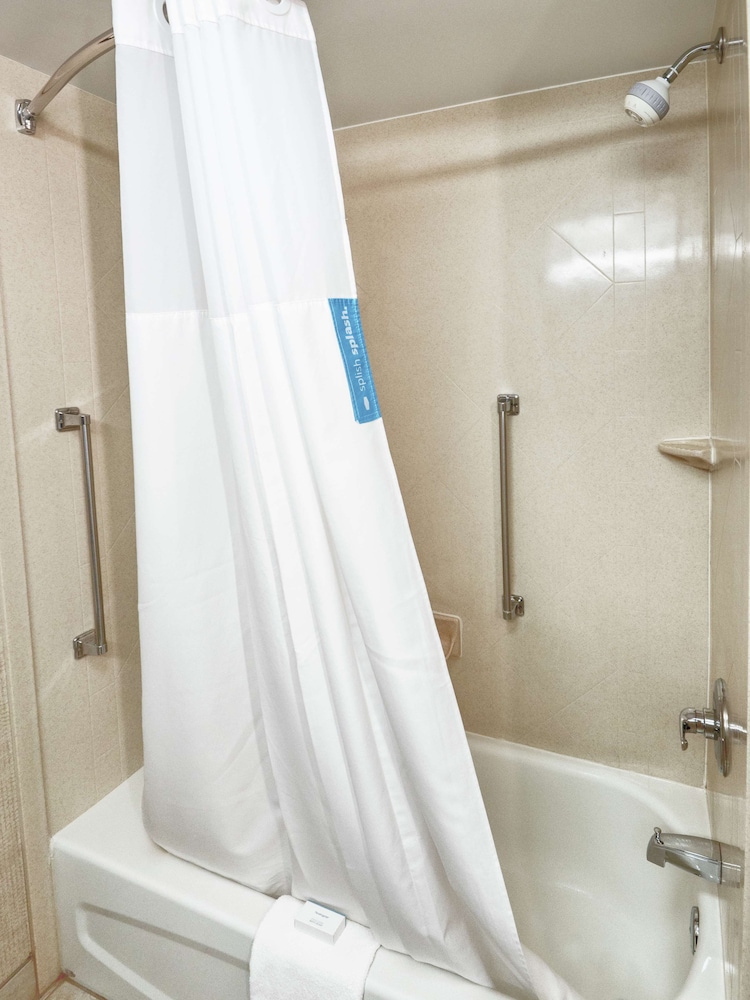 Hampton Inn Spring Lake Fayetteville - photo 49