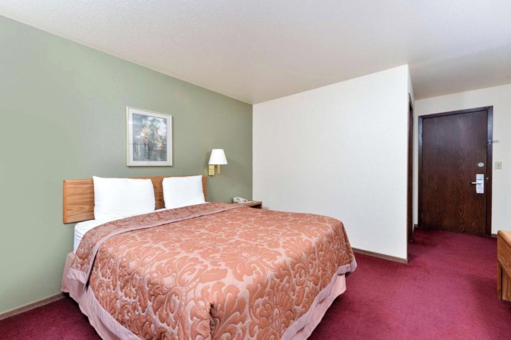 Love Hotels Staples By Oyo At Hwy 10 Mn - photo 10