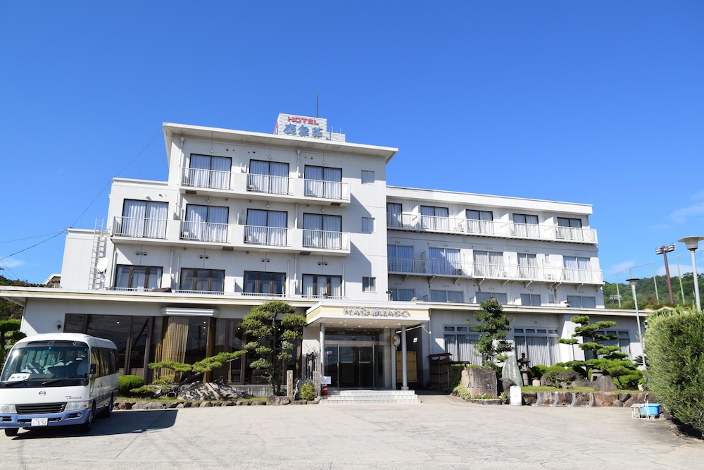 Beachside Hotel Kashimaso in Tonosho, Japan