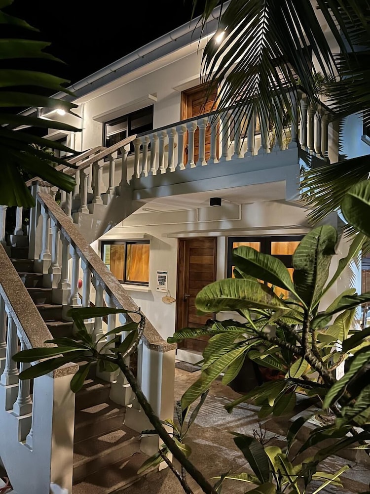 Island Cove — 4-Star Luxury Hotel in Victoria, Seychelles