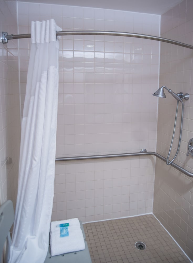 Holiday Inn Express Hotel & Suites Conover by IHG - photo 18