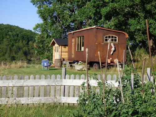 La Roulotte de la Borde - last minute hotel in Unknown City