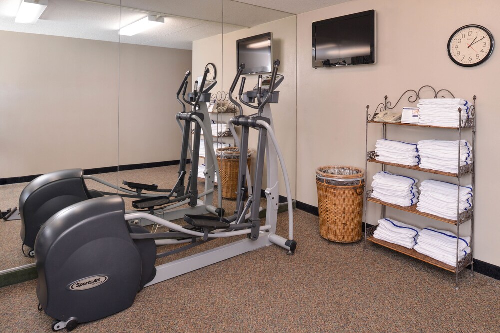 New Victorian Inn & Suites - photo 29