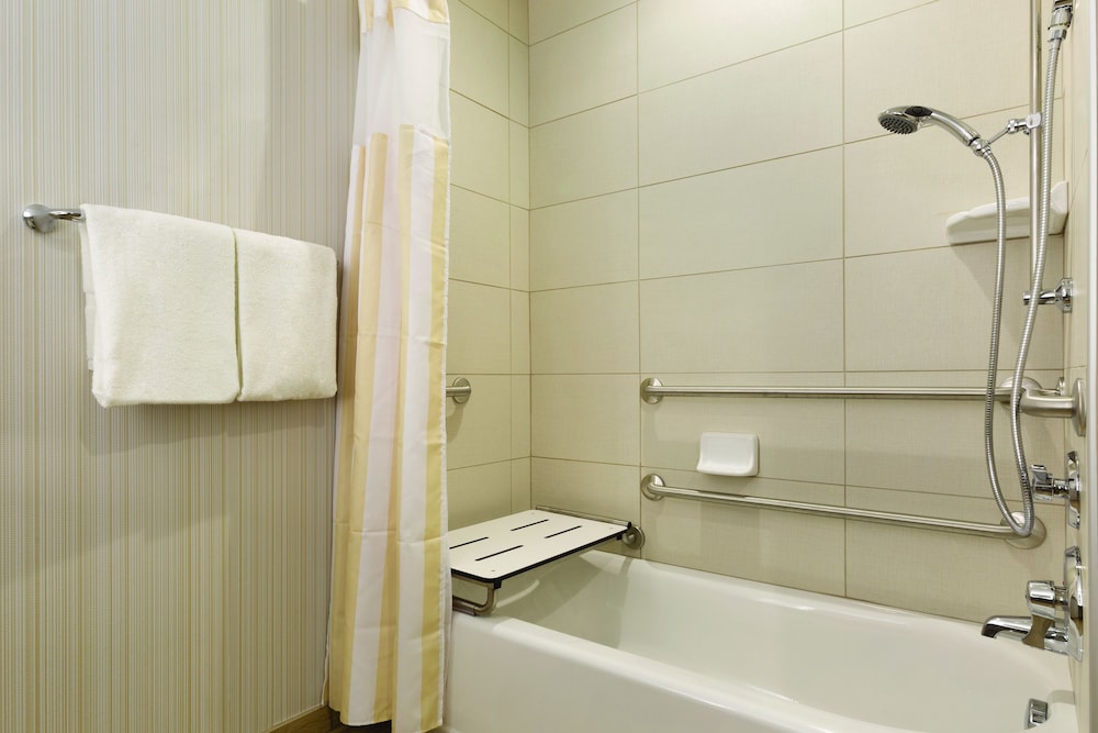 Hilton Garden Inn Pittsburgh Airport South Robinson Mall - photo 15