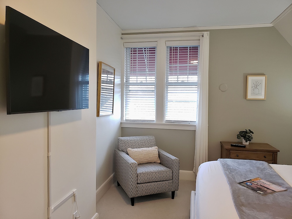 Hearthside Inn - photo 14