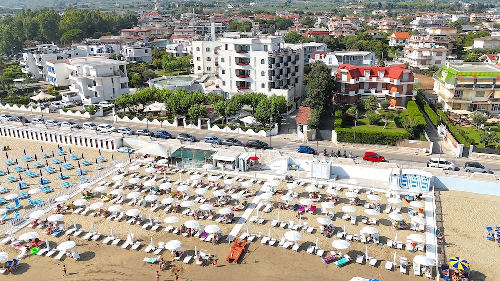 Bajamar Beach Hotel — Formia