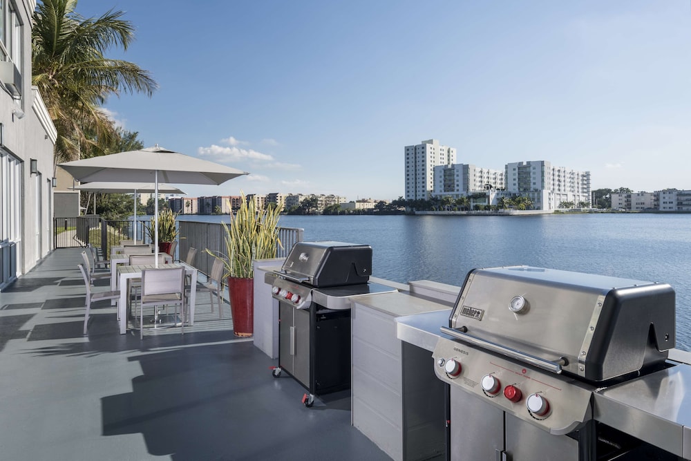 Homewood Suites Miami Airport Blue Lagoon - photo 42