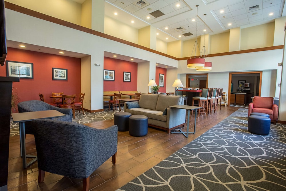 Hampton Inn & Suites Tilton - photo 5