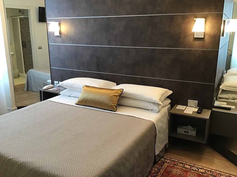 Hotel La Nuova Rotaia — hotel in Gallarate