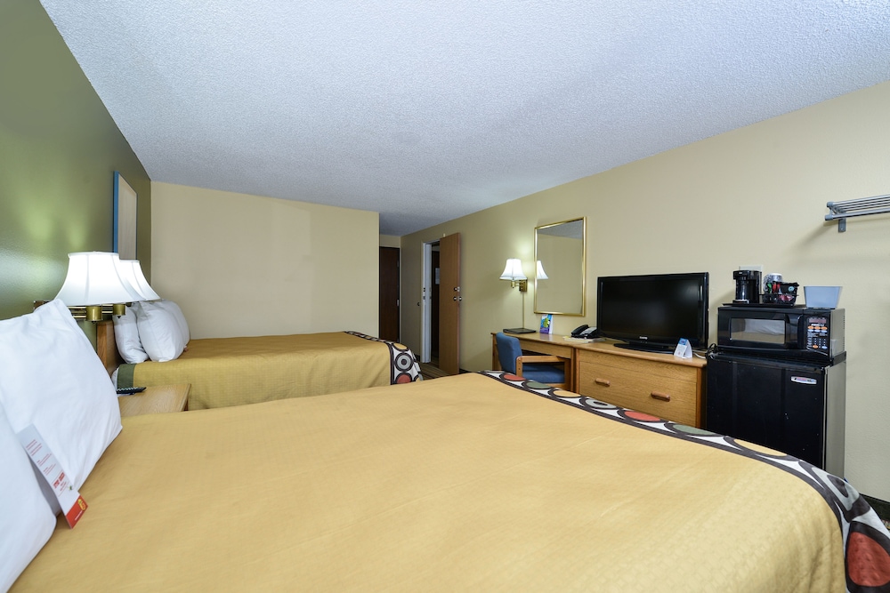 Super 8 by Wyndham Minot Airport - photo 21