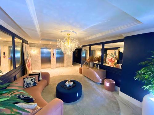 ACHOU O melhor custo benefA cio de Itapema in Itapema, Brasil