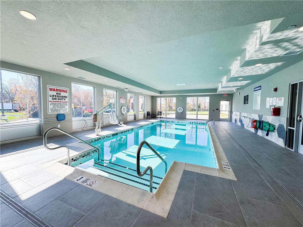 La Quinta Inn & Suites by Wyndham Mount Laurel Moorestown - photo 13