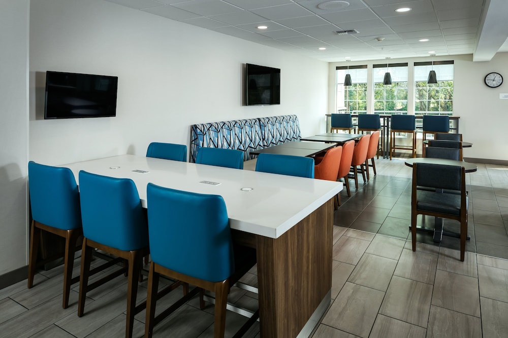 Holiday Inn Express Corvallis On the River by IHG - photo 37