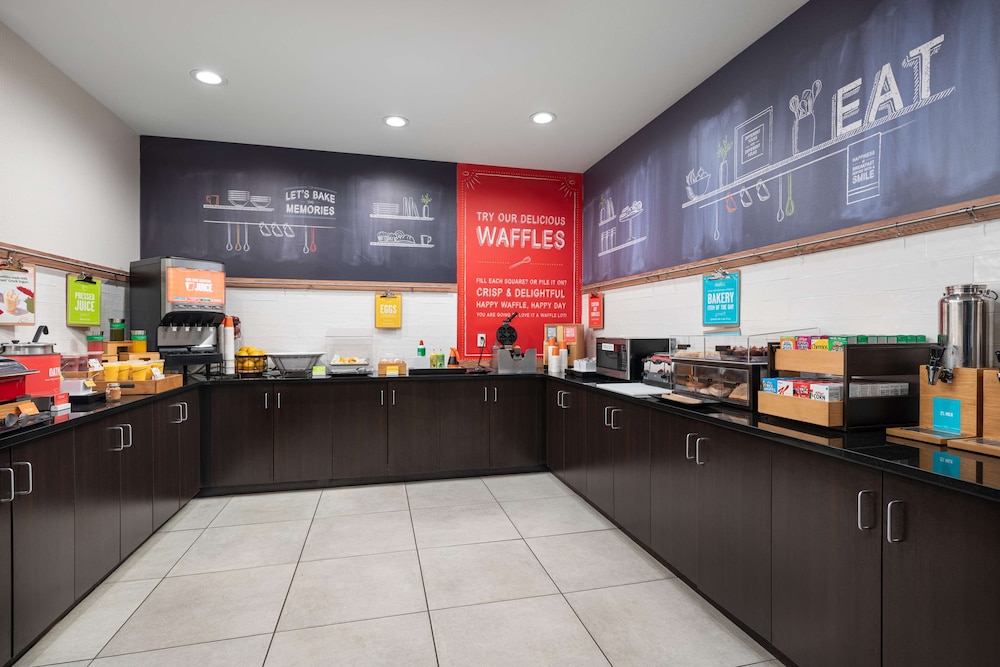 Hampton Inn Loveland - photo 24