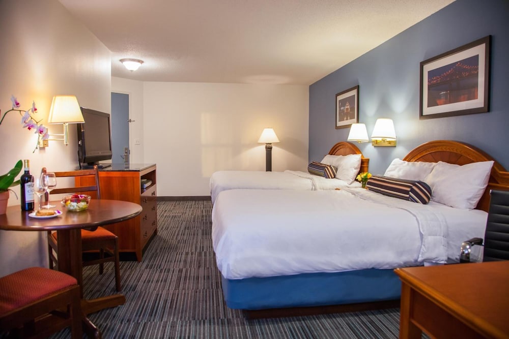 Federal City Inn and Suites - photo 7