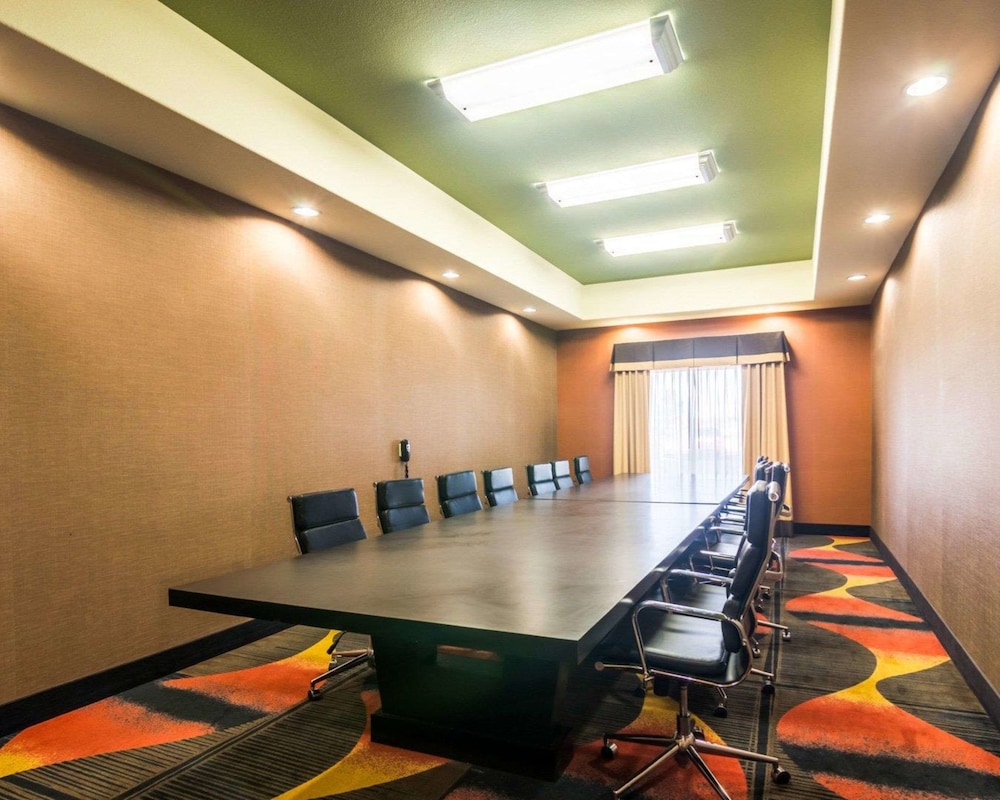 Spark by Hilton Amarillo Western Plaza - photo 44