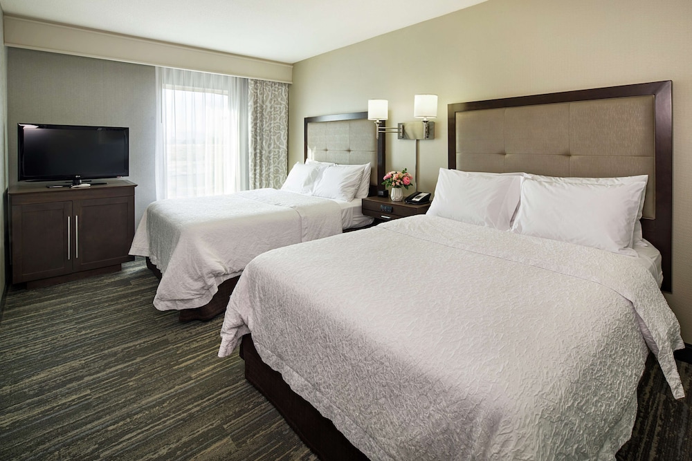 Hampton Inn & Suites Palm Desert - photo 21