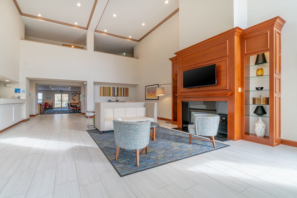 Holiday Inn Express Prince Frederick by IHG - photo 39