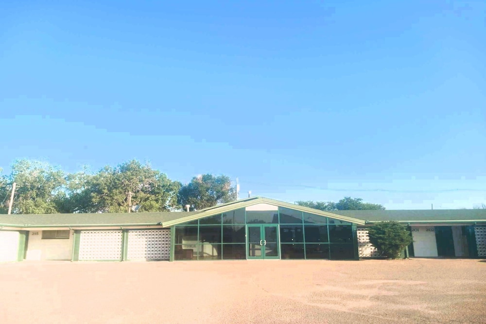 Hometown Inn By Oyo Lakin Ks - photo 13