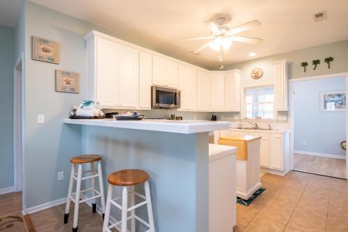 Nemo's Place by Oak Island Accommodations - photo 16