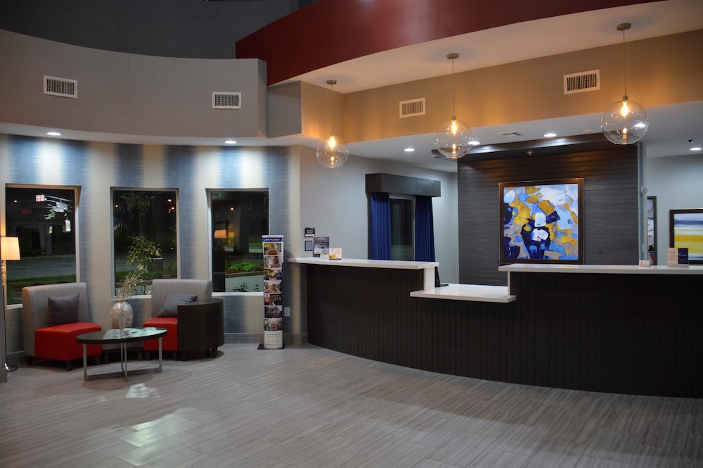 Del Mar Airport Inn & Suites - photo 5