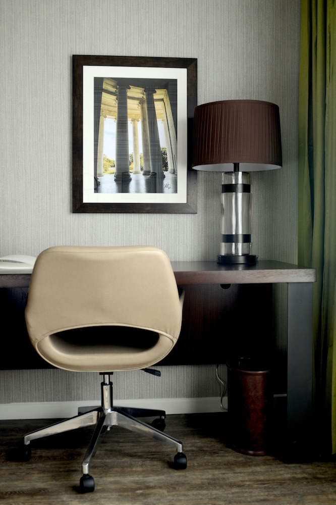 Hampton Inn & Suites Washington DC Navy Yard - photo 24