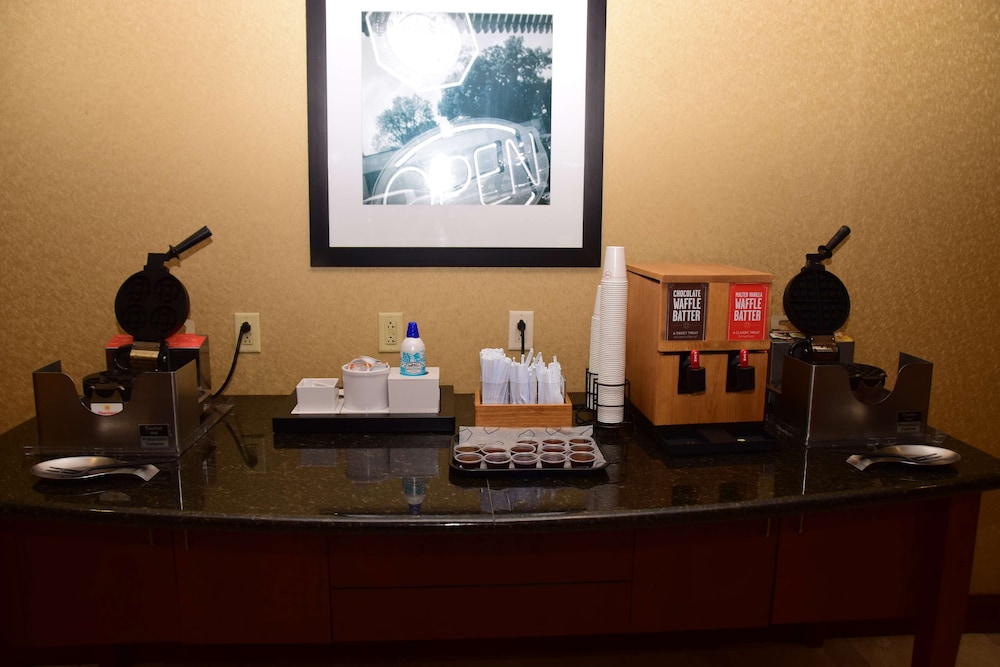 Hampton Inn Indiana - photo 23